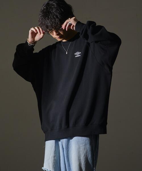 프릭스스토어 PUBLUX X 엄브로 로고 자수 기모 스웨트 티 3110394400001 24AW