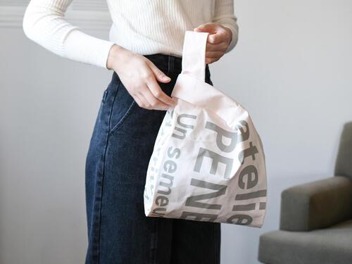 아뜰리에 페넬로페 EAR S 로고 프린트 토트백 BG343