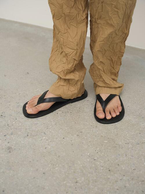 오라리 가죽 샌들 슬리퍼 24SS LEATHER BELT SANDALS 남성 여성